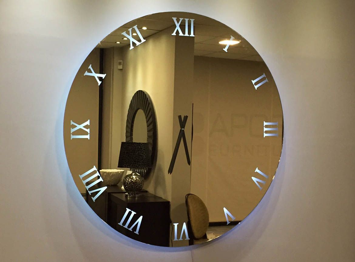 Часы из зеркала